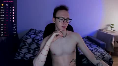 alex_silent online show from February 19, 6:00 pm