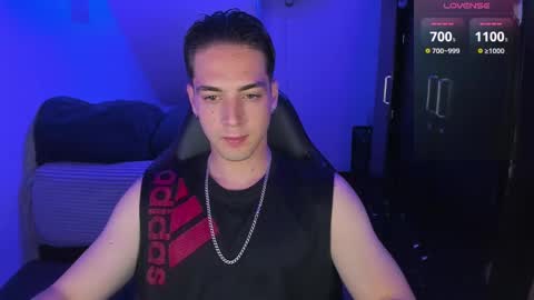 Snapshot of alex_smith0 chatting on March 1, 10:42 pm online show from March 1, 10:42 pm