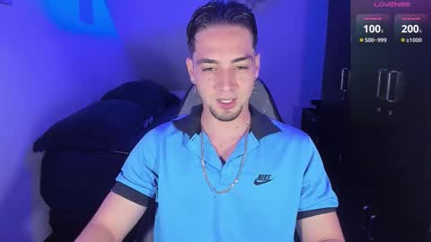 Snapshot of alex_smith0 chatting on October 8, 12:08 am online show from October 8, 12:08 am