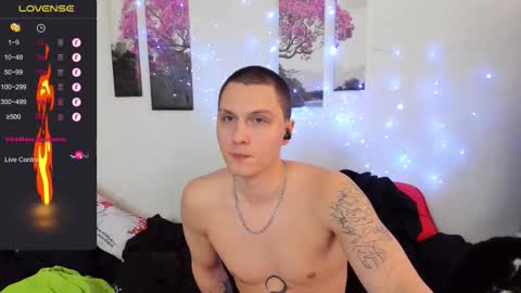 Alex WandHot online show from February 3, 6:40 am