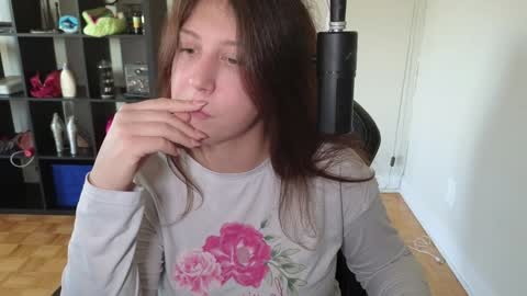 dont be afraid to click social media link its  working  just click on that  online show from October 15, 9:48 pm