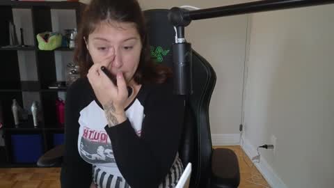 dont be afraid to click social media link its  working  just click on that  online show from October 20, 8:53 pm