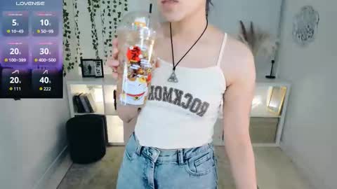 Snapshot of alexa_lexi chatting on November 18, 4:00 pm alexa_lexi online show from November 18, 4:00 pm