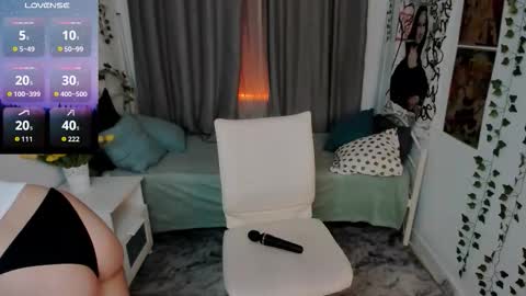 Snapshot of alexa_lexi chatting on November 22, 10:58 am alexa_lexi online show from November 22, 10:58 am