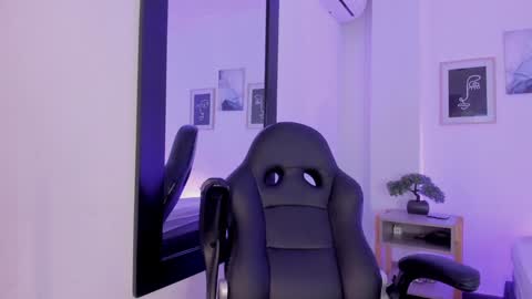 Alexa Millers online show from February 6, 10:48 am