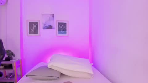 Alexa Millers online show from February 17, 4:20 am