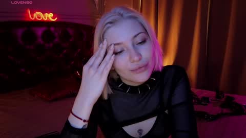 Snapshot of alexa_novak chatting on December 16, 4:45 am Alexa online show from December 16, 4:45 am