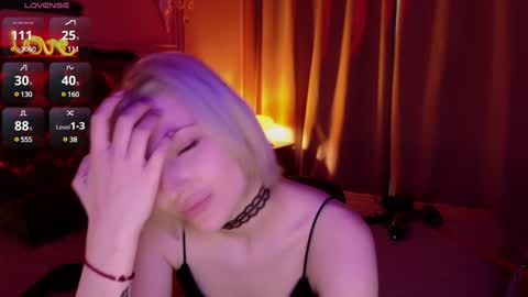 Snapshot of alexa_novak chatting on December 21, 4:41 am Alexa online show from December 21, 4:41 am