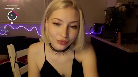 Snapshot of alexa_novak chatting on December 28, 1:39 am Alexa online show from December 28, 1:39 am