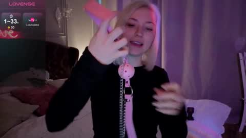 Snapshot of alexa_novak chatting on September 10, 1:49 am Alexa online show from September 10, 1:49 am