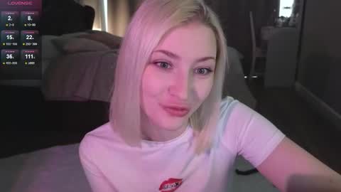 Snapshot of alexa_novak chatting on October 11, 2:33 am Alexa online show from October 11, 2:33 am