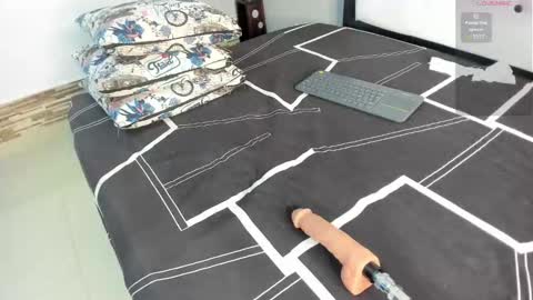 Snapshot of alexaa_small chatting on October 29, 2:47 am alexaa_small online show from October 29, 2:47 am