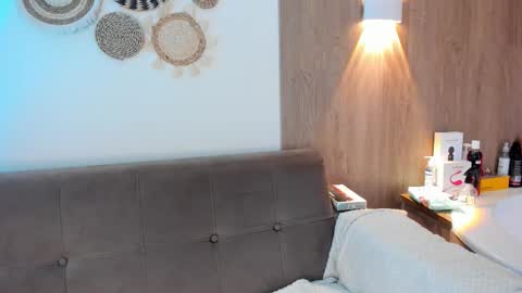 alexaa_swan online show from March 20, 8:35 pm