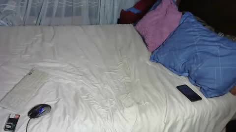 Alexa  y tom online show from December 7, 12:30 am