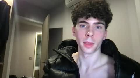 Snapshot of alexander0_ chatting on February 13, 11:50 am Alexander online show from February 13, 11:50 am