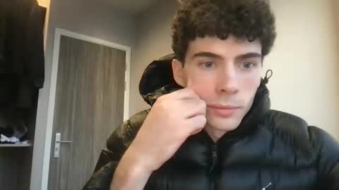 Snapshot of alexander0_ chatting on February 14, 10:45 am Alexander online show from February 14, 10:45 am