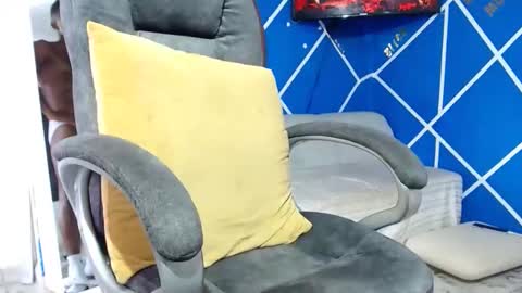 Snapshot of alexander_megan chatting on November 18, 1:04 pm alexander online show from November 18, 1:04 pm