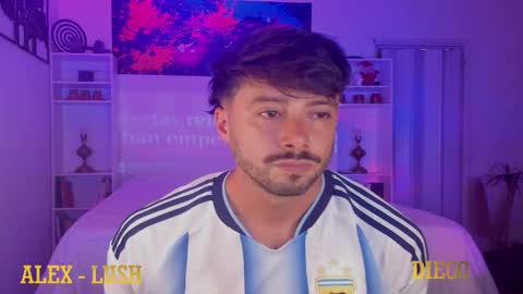 Snapshot of alexanderjaz chatting on December 13, 9:09 pm Alexander Jaz online show from December 13, 9:09 pm