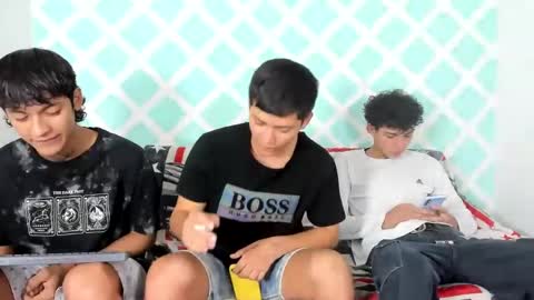 chicos hot online show from December 17, 7:04 pm