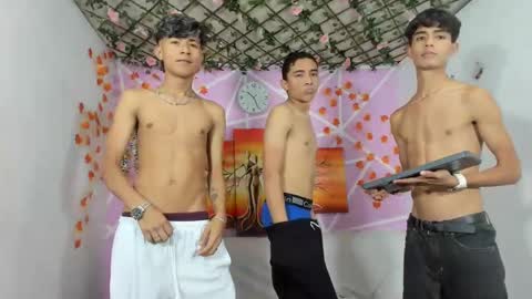 chicos hot online show from February 24, 3:33 am