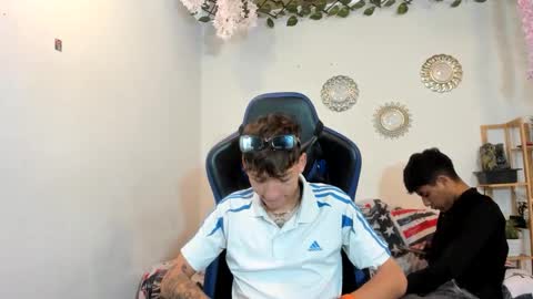 chicos hot online show from October 18, 1:23 pm