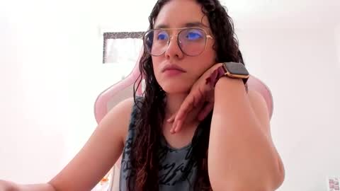 Snapshot of alexandra_clauss chatting on December 13, 9:09 pm alexandra clauss online show from December 13, 9:09 pm