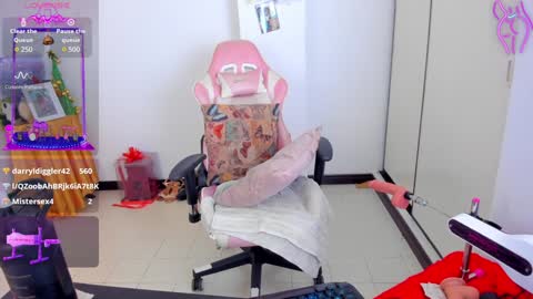 Snapshot of alexandra_mar chatting on December 6, 11:11 am Alexandra Independent model online show from December 6, 11:11 am