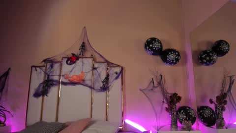 alexandraa_gomez online show from October 18, 8:09 pm