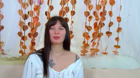 AlexandraBloom online show from February 15, 6:48 pm