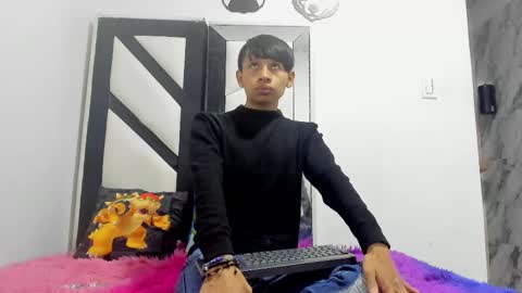 Snapshot of alexandro_bover chatting on November 7, 7:25 pm Alexandro online show from November 7, 7:25 pm