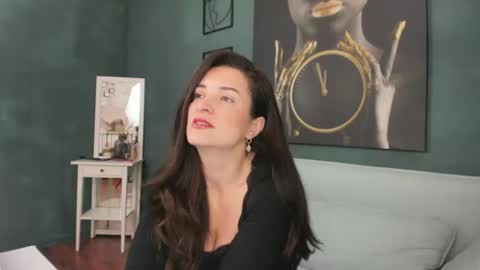 Snapshot of alexanikole chatting on February 19, 9:05 am AlexaNikole online show from February 19, 9:05 am