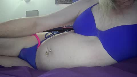 Snapshot of alexassts chatting on November 7, 9:59 pm alexass online show from November 7, 9:59 pm