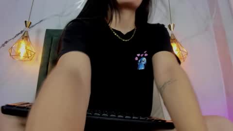 Snapshot of alexavans chatting on November 12, 9:47 pm online show from November 12, 9:47 pm