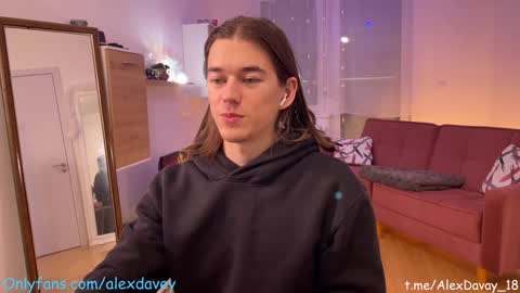 Snapshot of alexdavey chatting on January 8, 7:13 pm           online show from January 8, 7:13 pm