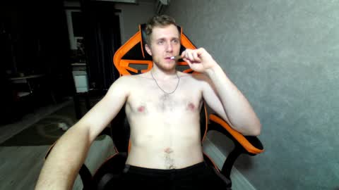 Snapshot of alexfox2018 chatting on February 2, 9:13 pm Alex online show from February 2, 9:13 pm