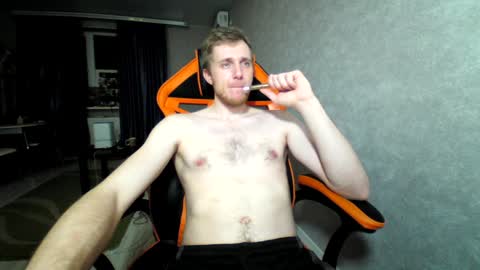 Snapshot of alexfox2018 chatting on February 6, 11:15 pm Alex online show from February 6, 11:15 pm