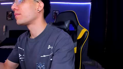 alexgiraldo__ online show from September 17, 11:56 am