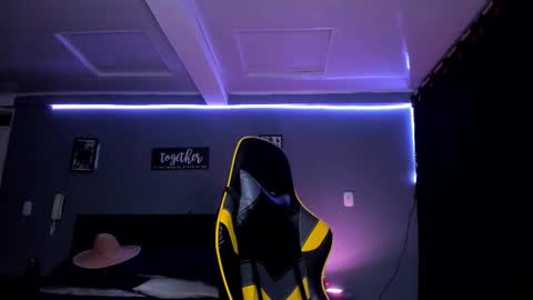 alexgiraldo__ online show from September 30, 6:40 am