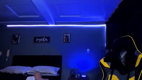 alexgiraldo__ online show from October 7, 11:18 am