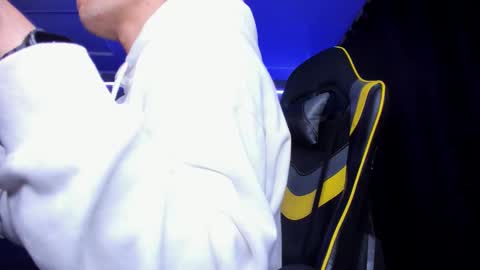 alexgiraldo__ online show from October 20, 2:45 am