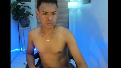 Snapshot of alexgrayanx chatting on November 10, 7:29 am alexgrayanx online show from November 10, 7:29 am