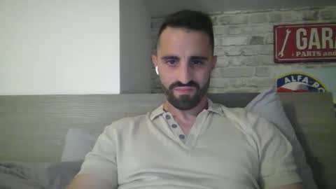 alexhot132 online show from May 8, 8:58 pm