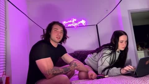 Snapshot of alexilottt chatting on December 10, 5:28 am Chesxbradyminajj online show from December 10, 5:28 am