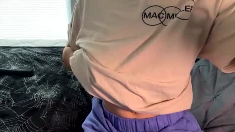 Snapshot of alexis_696969 chatting on December 6, 6:39 pm Alexis online show from December 6, 6:39 pm