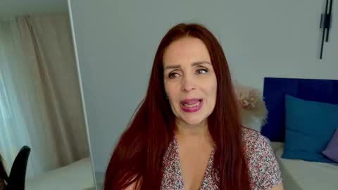 alexis_lovelyy online show from October 13, 5:40 am