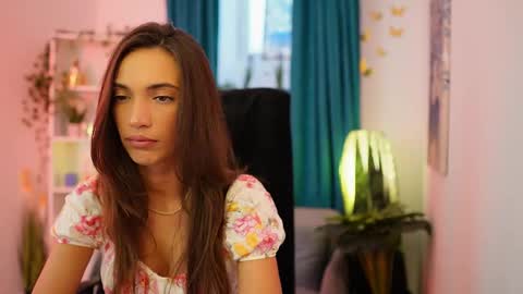 Snapshot of alexis_luv_ chatting on October 8, 1:20 pm Alexis online show from October 8, 1:20 pm