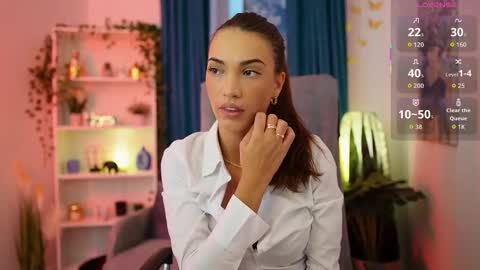 Snapshot of alexis_luv_ chatting on November 12, 2:17 pm Alexis online show from November 12, 2:17 pm