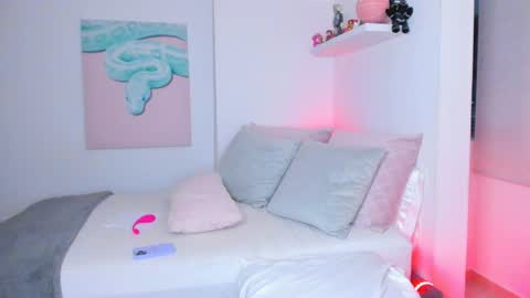 Alexiis 3 online show from December 19, 3:18 am