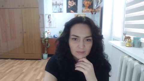 Snapshot of alexismillers chatting on October 6, 9:29 am AlexisMillers online show from October 6, 9:29 am
