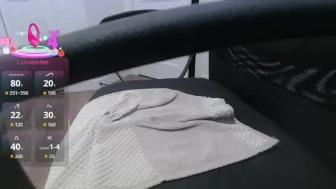 Snapshot of alexpic30 chatting on November 12, 3:18 am alex online show from November 12, 3:18 am